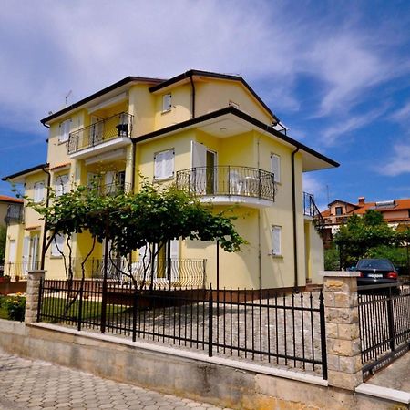Ferienwohnung Fuer 2 Personen 30 M2 In Novigrad, Istrien Karpinjan Exteriör bild